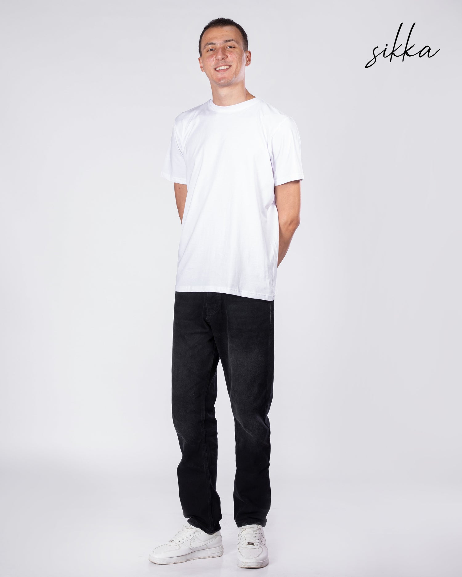 BASIC T-SHIRTS